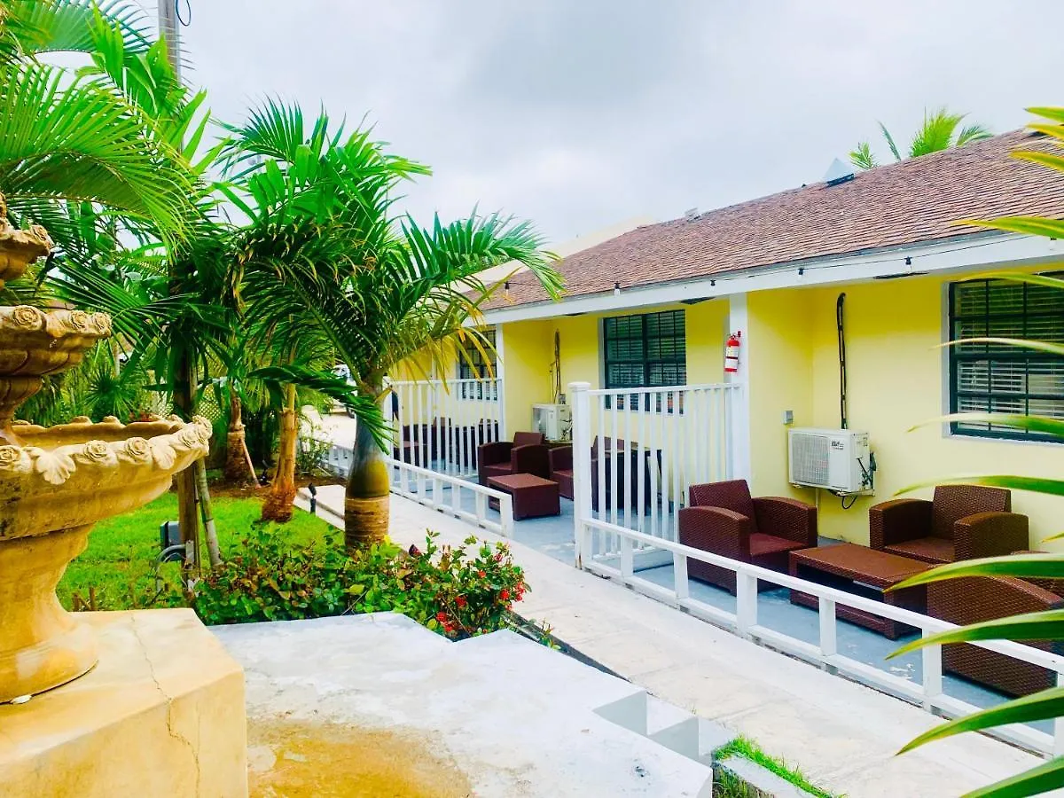 Colony Club Inn & Suites 나사우