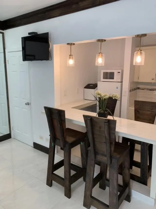 Colony Club Inn & Suites 나사우 3*,  바하마