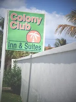 Colony Club Inn & Suites 나사우 호텔