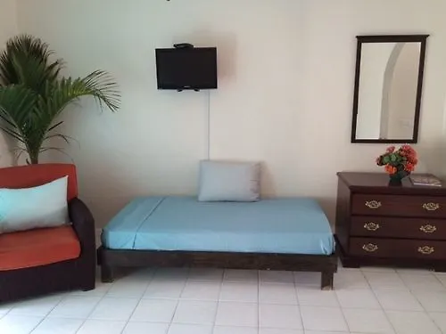 Colony Club Inn & Suites 나사우 바하마