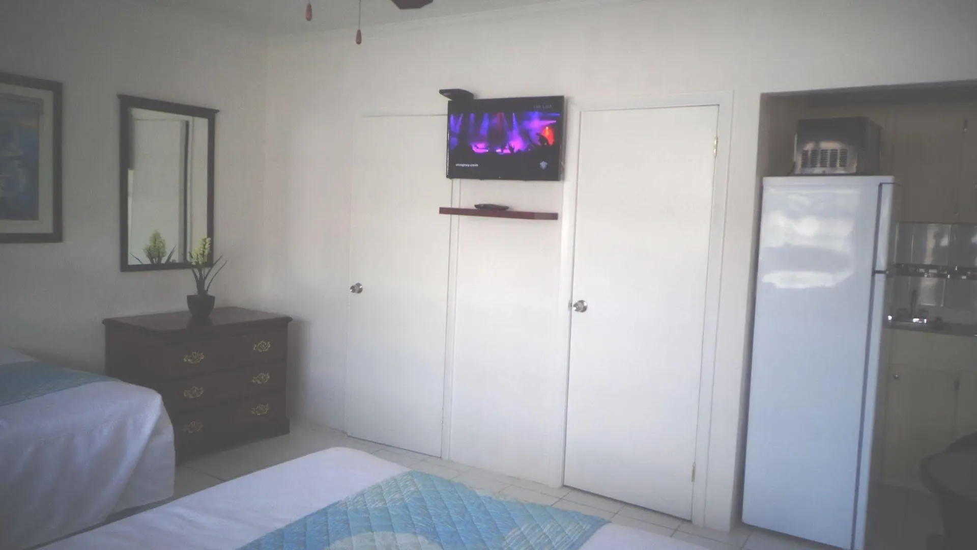Colony Club Inn & Suites 나사우 3*,  바하마